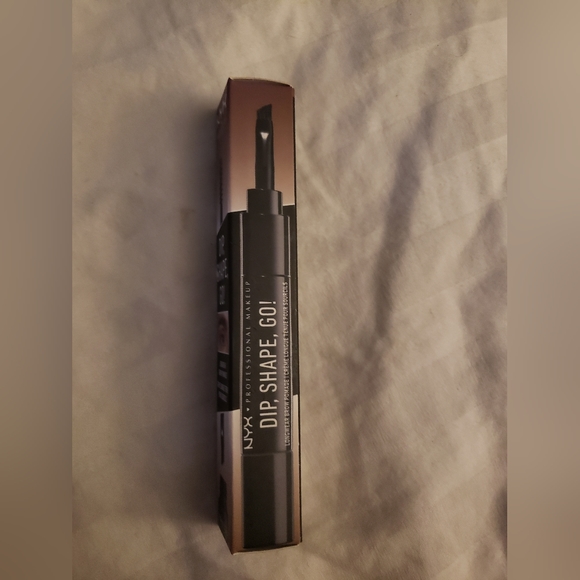 NYX PROFESSIONAL MAKEUP Dip, Shape, Go! Longwear Eyebrow Kit - Auburn - Picture 2 of 8